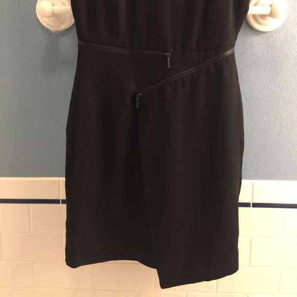 NWOT 🔥 BCBGeneration Zippered Ruffle Sleeve Dress - Picture 5 of 8
