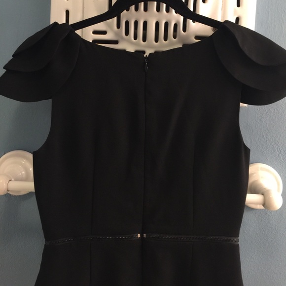 NWOT 🔥 BCBGeneration Zippered Ruffle Sleeve Dress - Picture 7 of 8