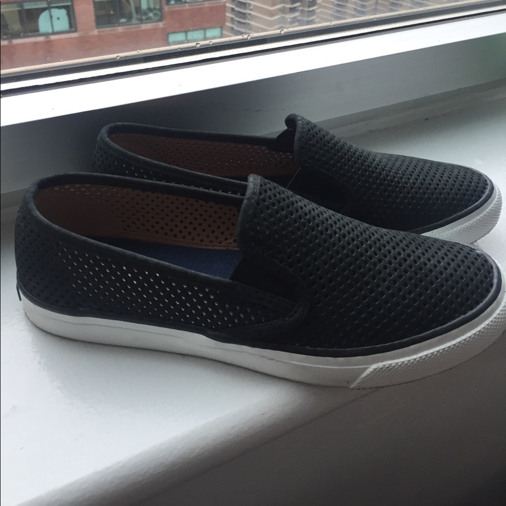 Sperry Seaside Perforated Sneaker