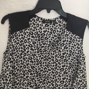 APT 9 Black & White leopard sleeveless top XS