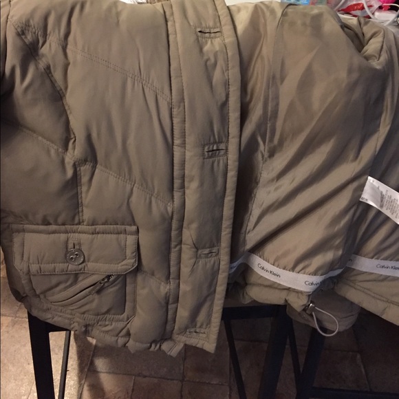 Calvin Klein crop feather down coat - Picture 4 of 6