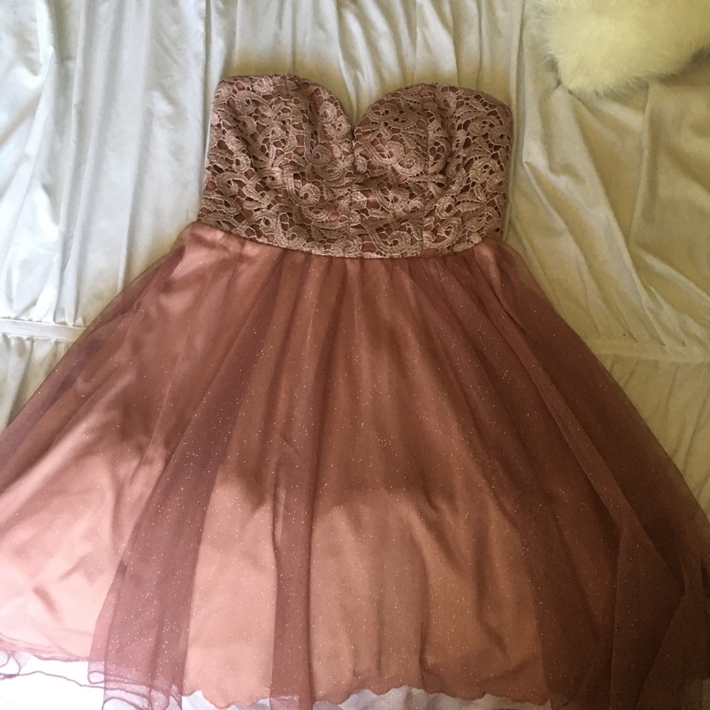 Size 5 cute semi formal dress!