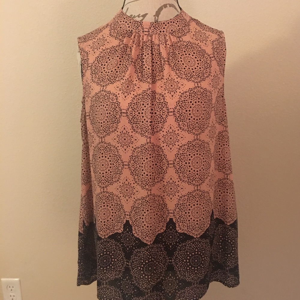 DR2 Sleeveless Print Blouse