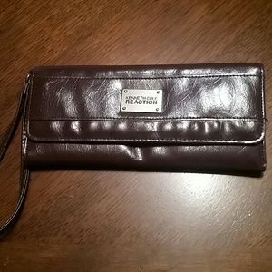 Kenneth Cole Reactions Clutch