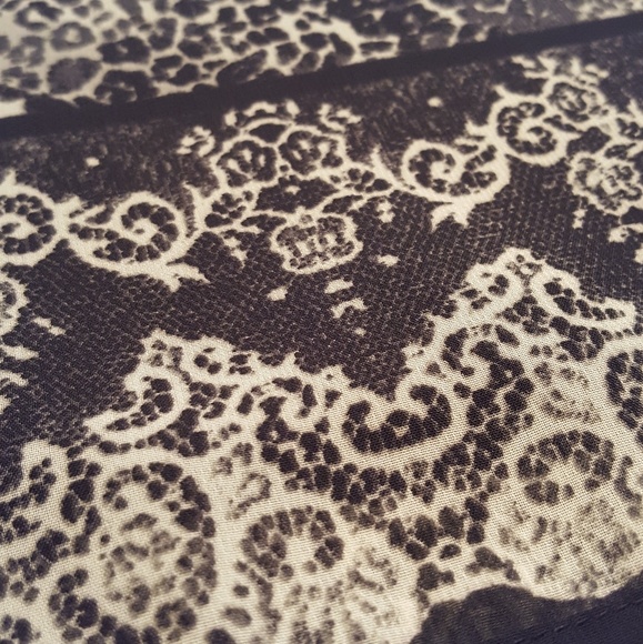 Halter blouse/top by apostrophe - Picture 2 of 4