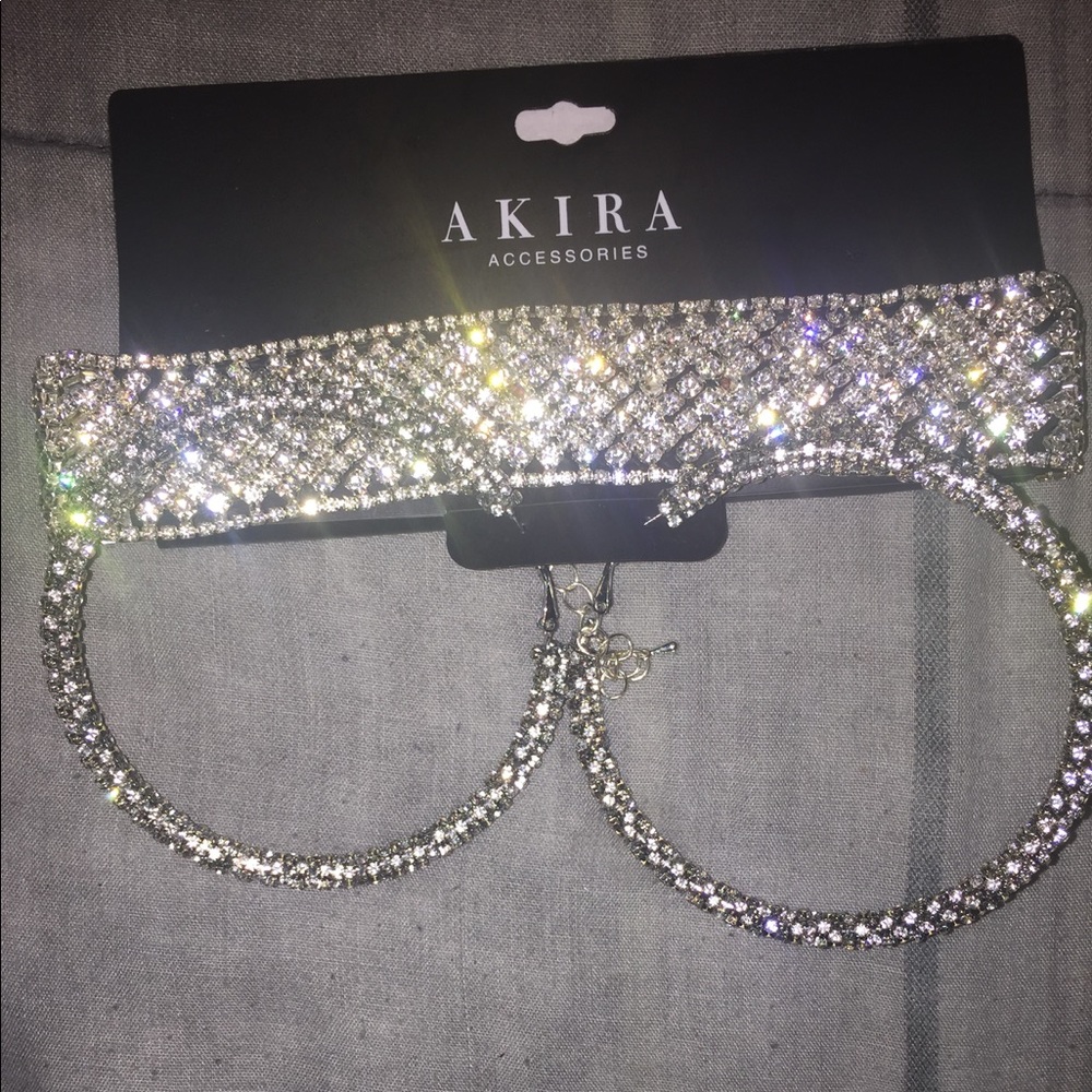 Akira Choker And Earrings.