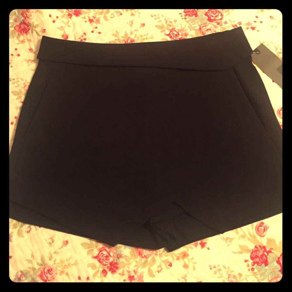 Mossimo black skort