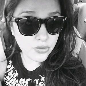 Meet your Posher, Denise