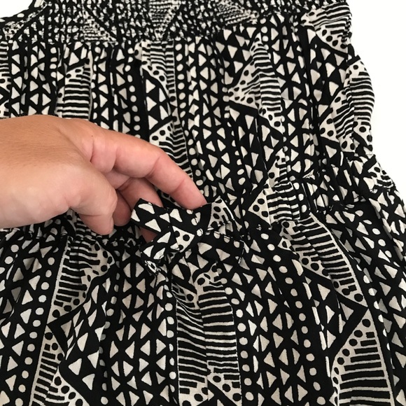 🎉SOLD🎉Blue Zoo black and white printed Romper - Picture 3 of 4