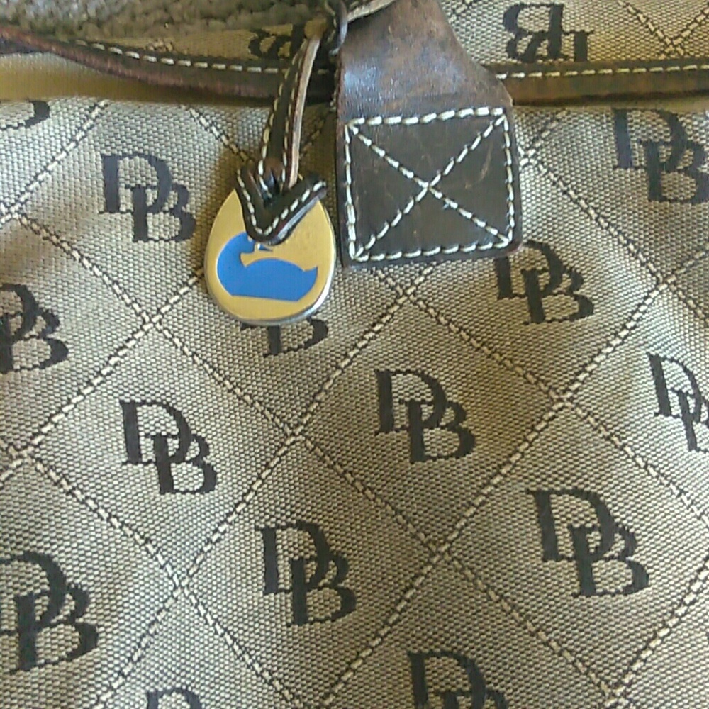 This vintage Dooney and bourke big bucket bag