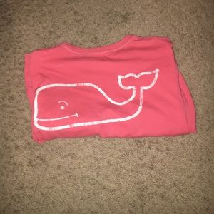 vineyard vines t-shirt