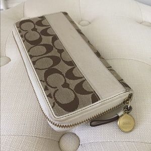 Coach Signature Zip around wallet- Tan/Cream