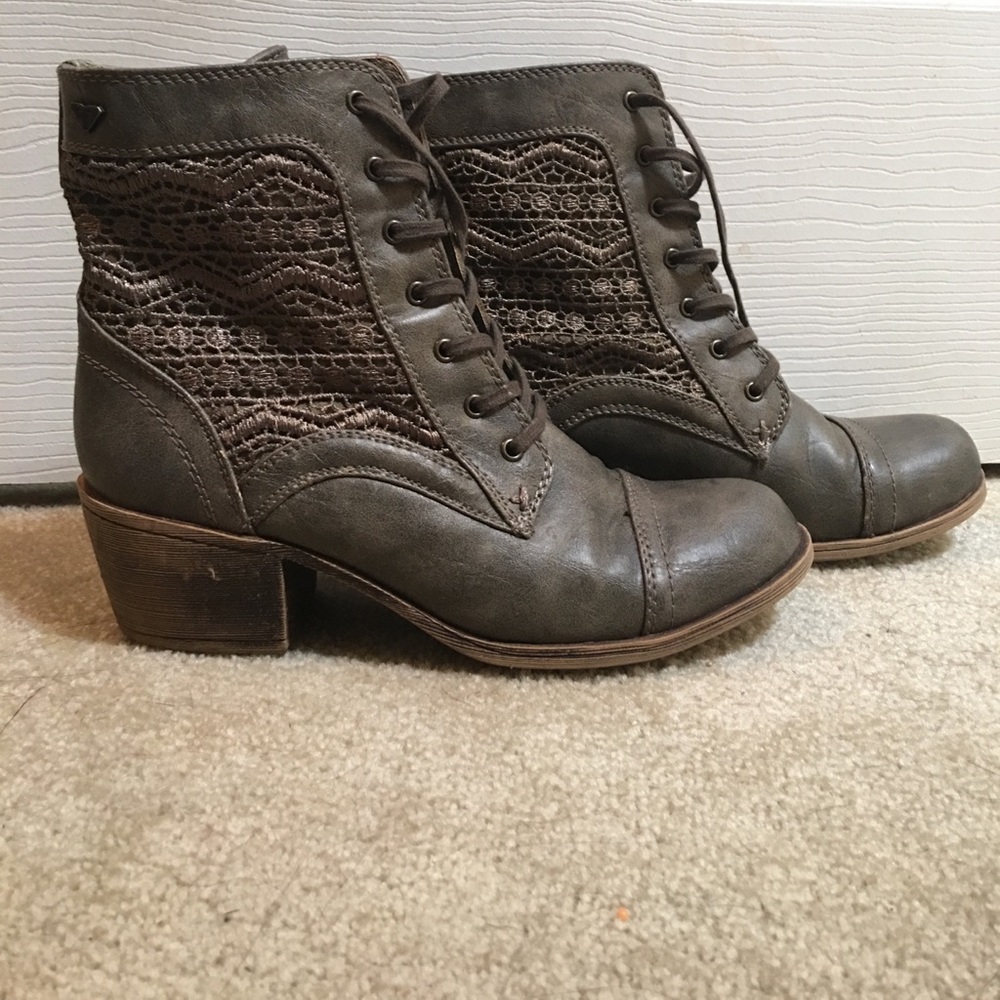 Roxy combat boots