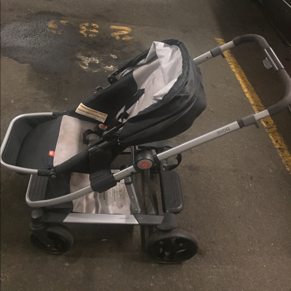 Evoq GB stroller ( used )
