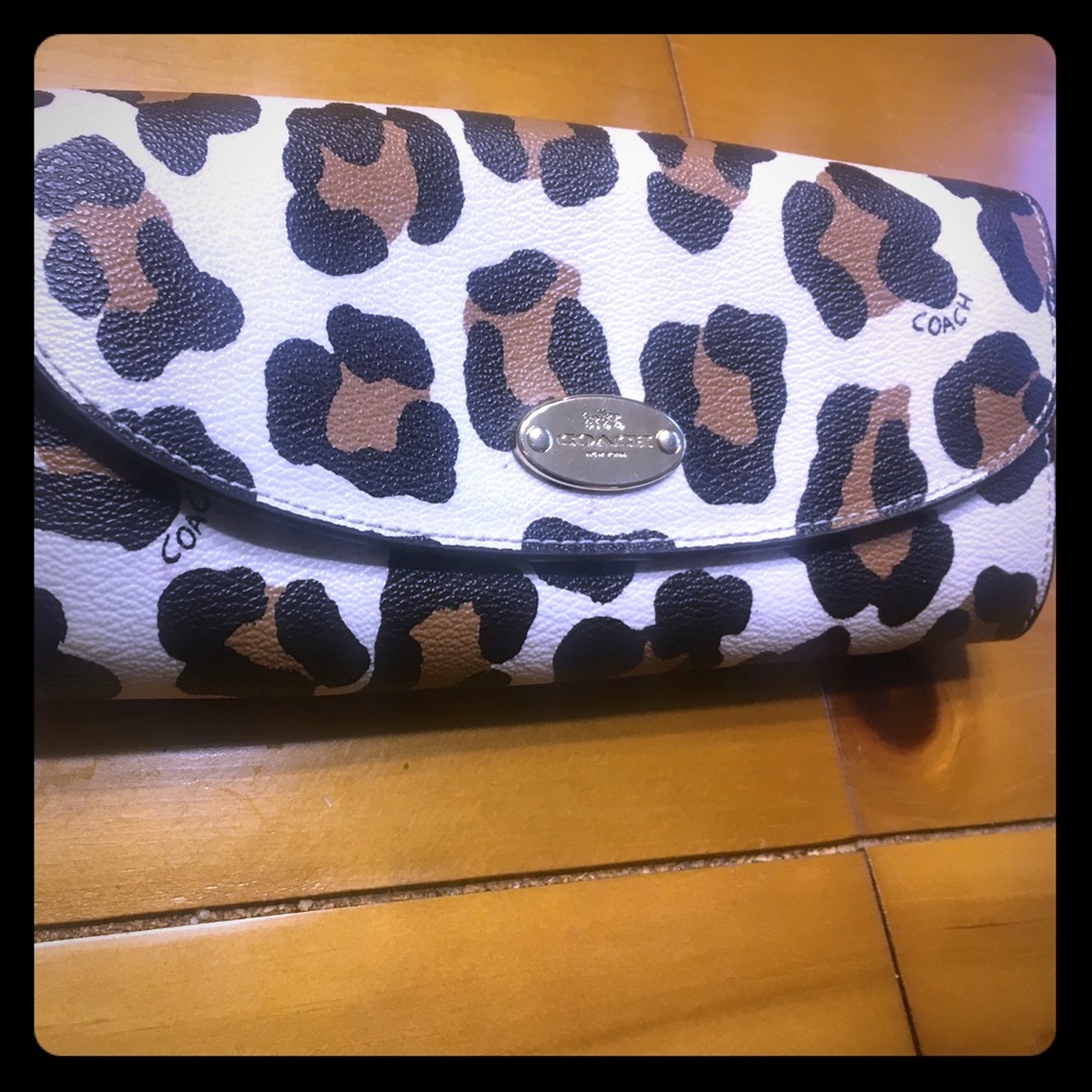 COACH Leopard wallet