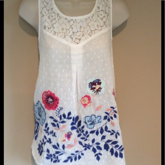 skies are blue Tops - Women's large white Sleeveless tank Stitch fix skies are blue Tops - Women's large white Sleeveless tank Stitch fix