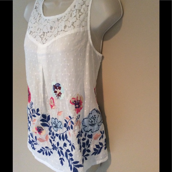 skies are blue Tops - Women's large white Sleeveless tank Stitch fix skies are blue Tops - Women's large white Sleeveless tank Stitch fix