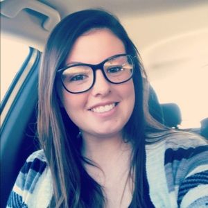 Meet your Posher, Latisha