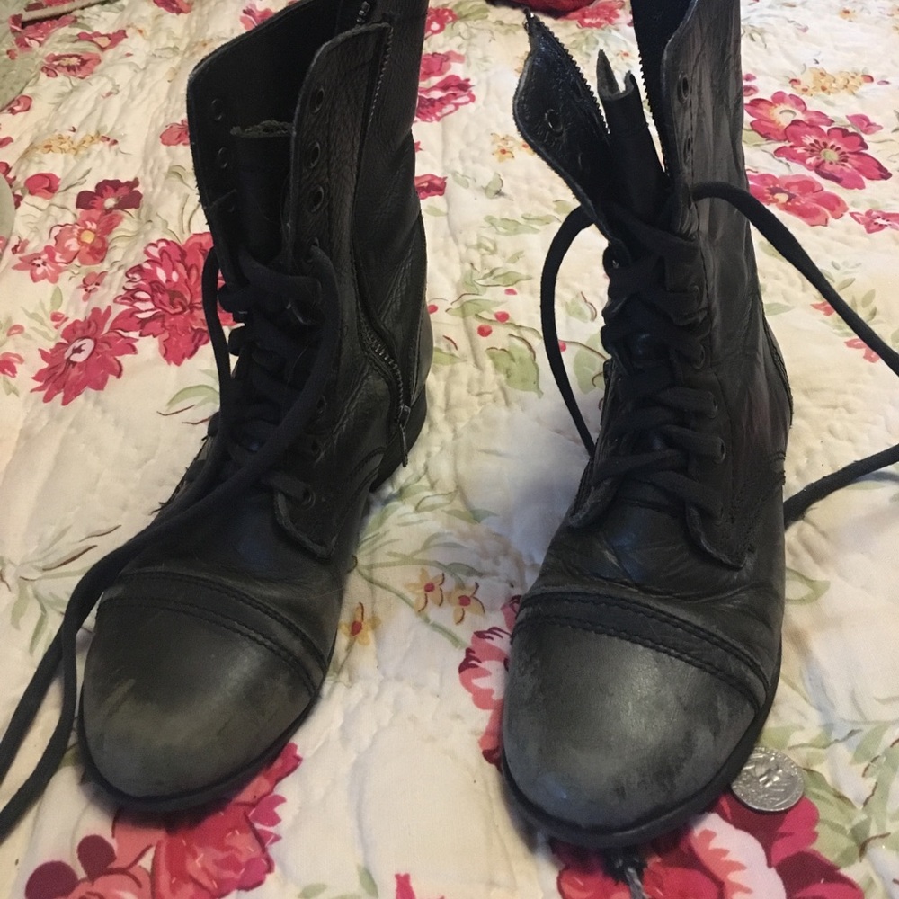 Combat boots