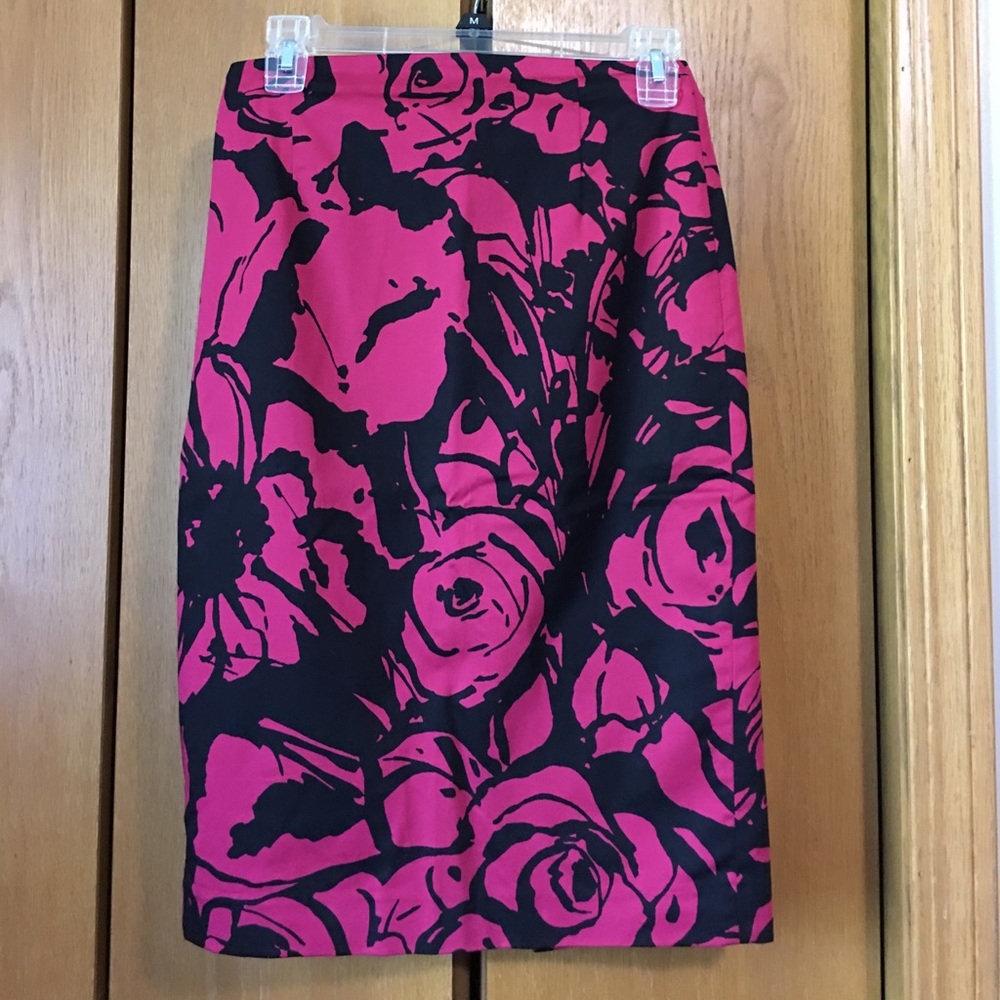 High waisted pencil skirt