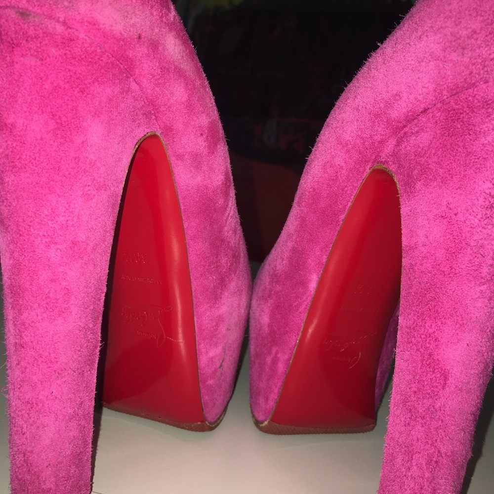 Christian Louboutin - Picture 2 of 8