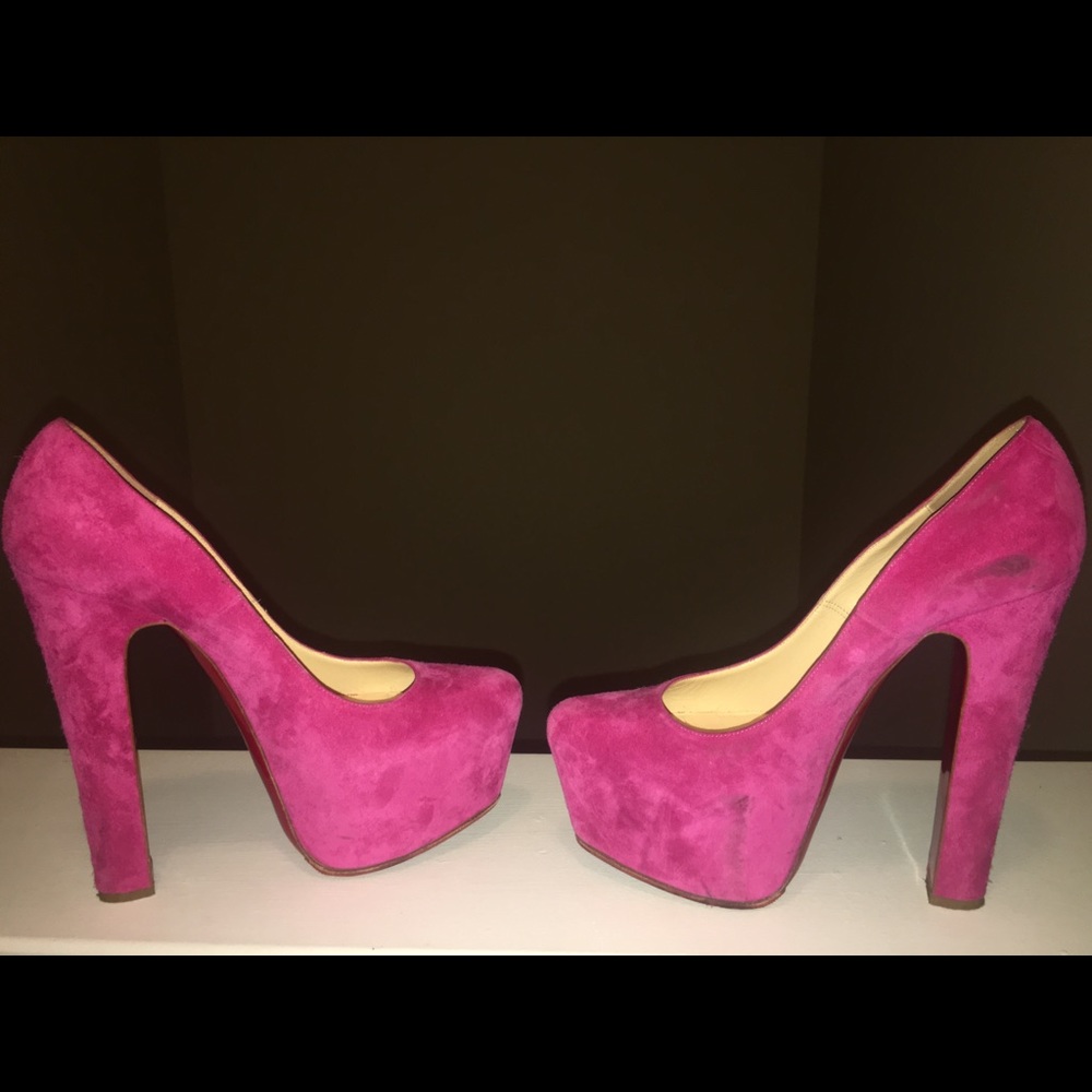 Christian Louboutin - Picture 4 of 8