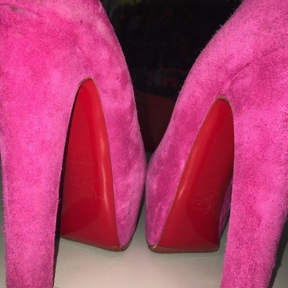 Christian Louboutin - Picture 2 of 8