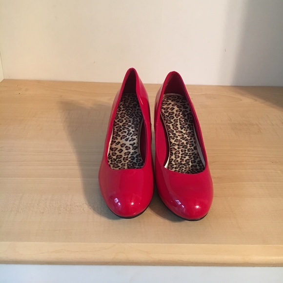 Comfort Plus by Predictions Shoes - Red Patent Leather Comfort Plus Heals EUC