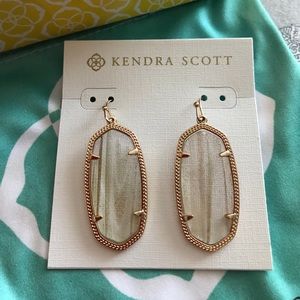 Kendra Scott Elle drop earrings in gold