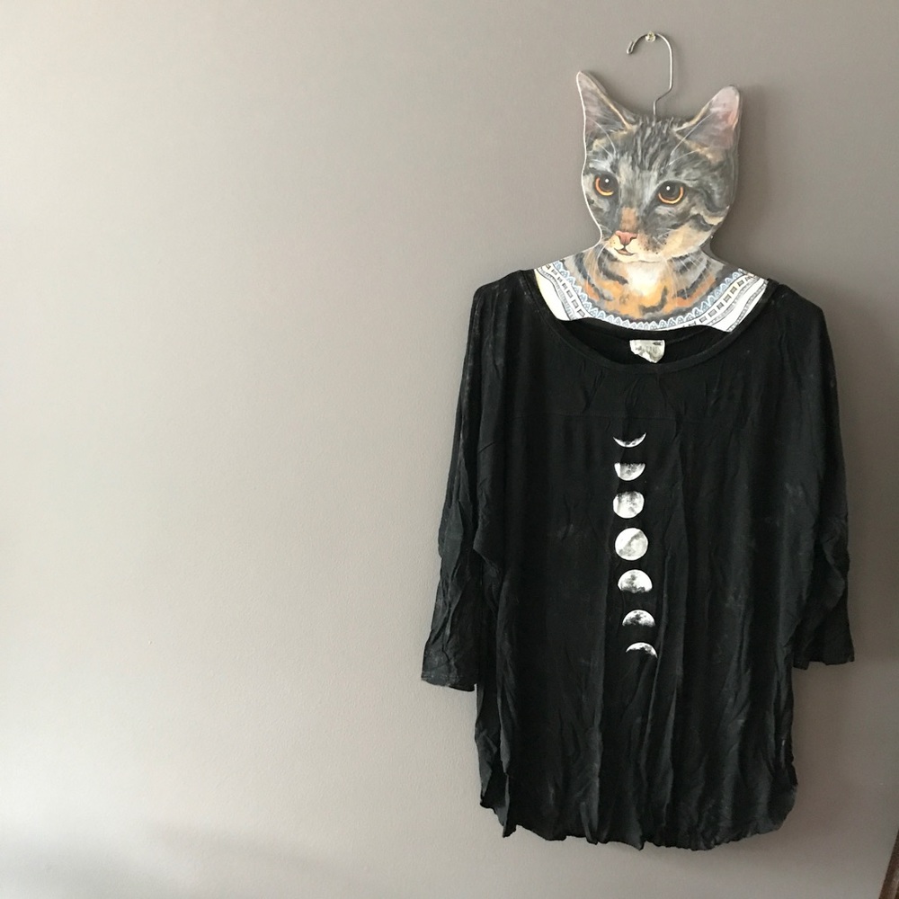 boho jersey knit moon print flowy top