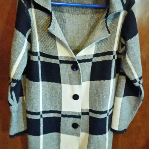 Sweater/jacket - Picture 4 of 4