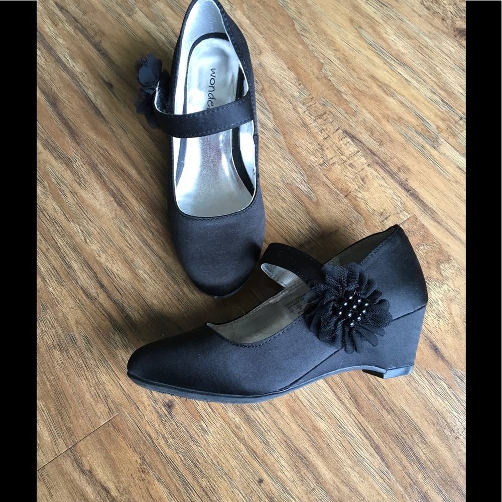 Kids dress shoes