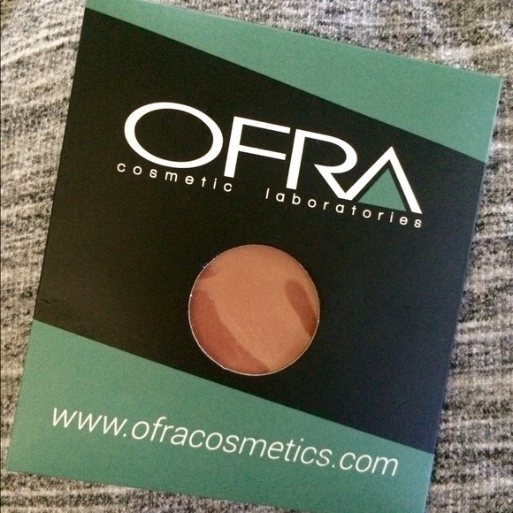 Blush - Picture 1 of 2