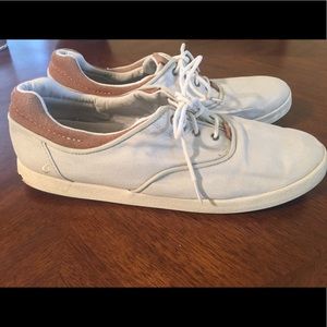 OluKai Makani lace up sneakers size 13