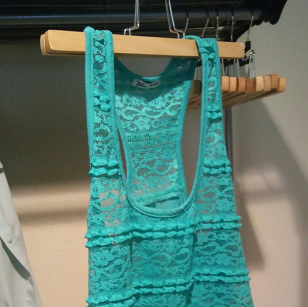 tank top - Picture 2 of 3