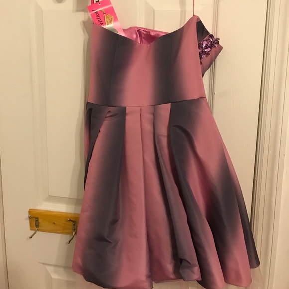 NWT BEAUTIFUL Betsy Johnson Strapless Dress - Picture 3 of 4