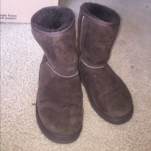 brown short ugg boots