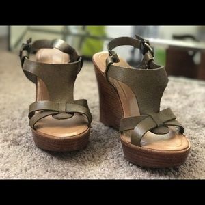 Banana Republic platform wedges