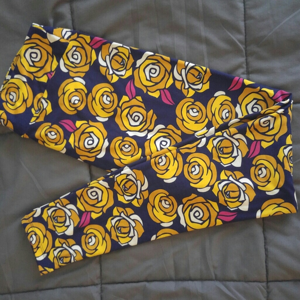 Lularoe Disney Roses TC Leggings