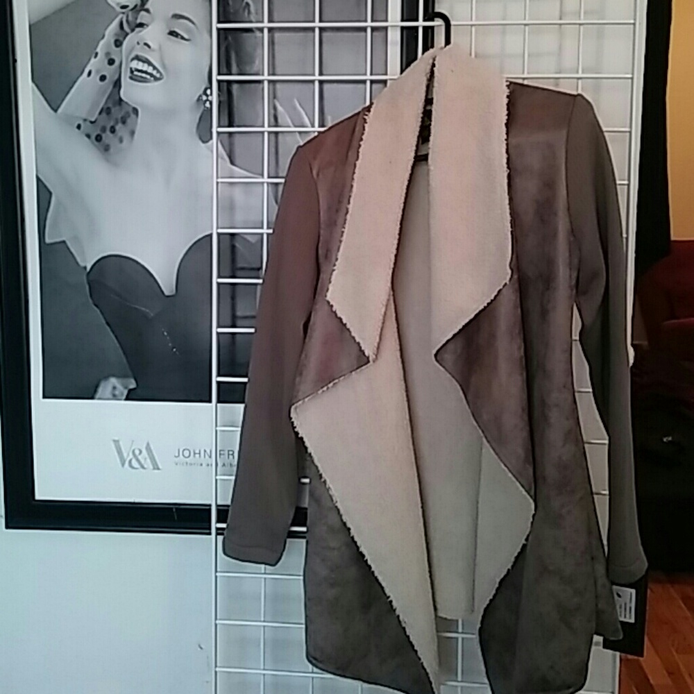 NWT Wooly Bully Aviator Wrap