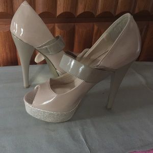 Beautiful Steve Madden special occasion shoe 👠