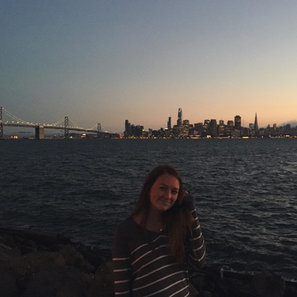 Meet your Posher, Stephanie - Picture 5 of 5