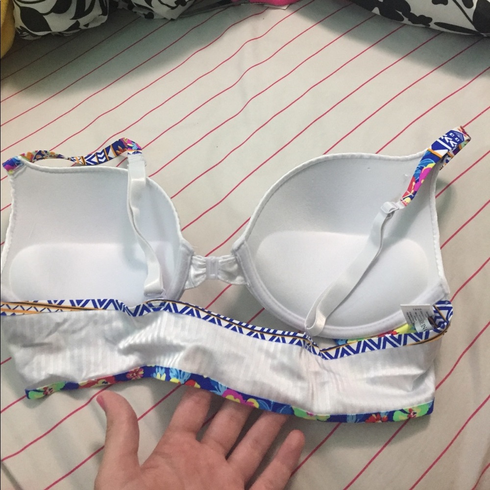 Bra - Picture 2 of 3
