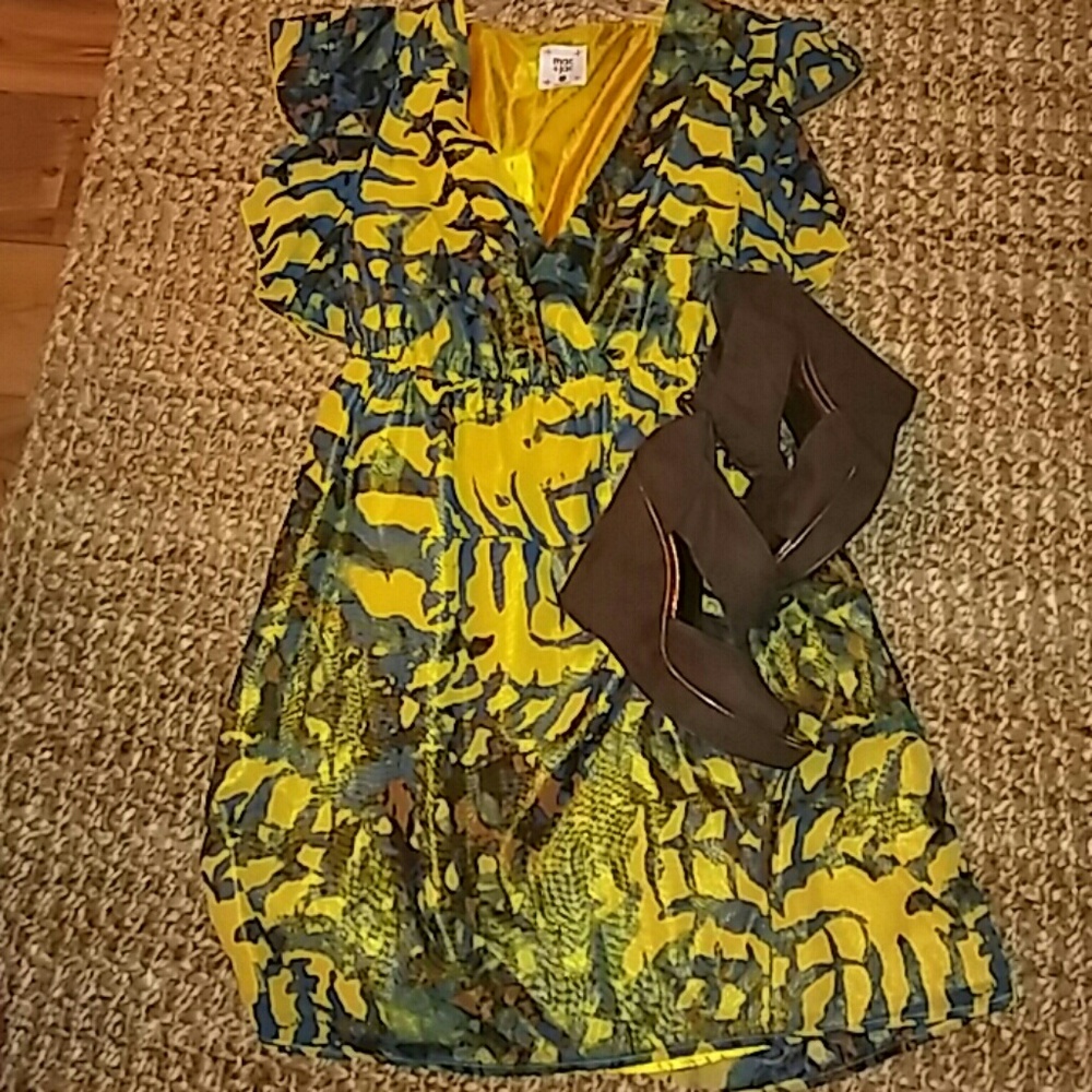 Dress - Picture 2 of 2