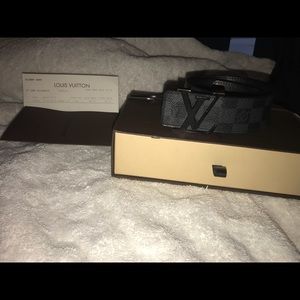 Louis Vuitton men’s Black leather belt