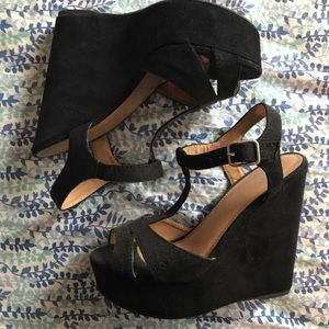 Strappy platform wedge