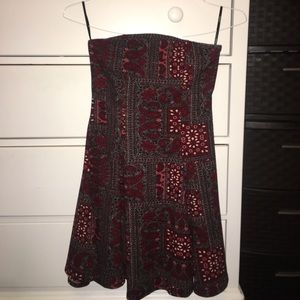 STRAPLESS PRINTED DRESS