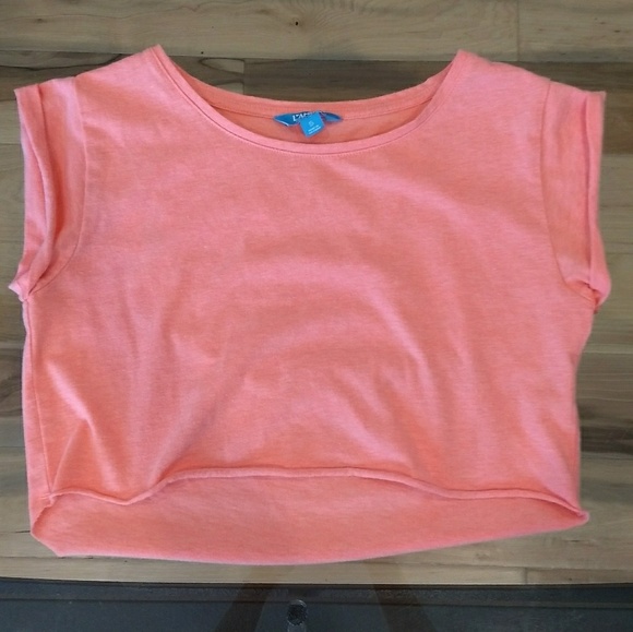 A crop top from JCPenney - Picture 1 of 6