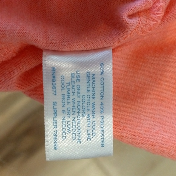 A crop top from JCPenney - Picture 5 of 6