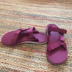 Teva size 8
